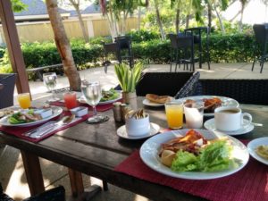 アモリタリゾートの朝食ビュッフェの様子
