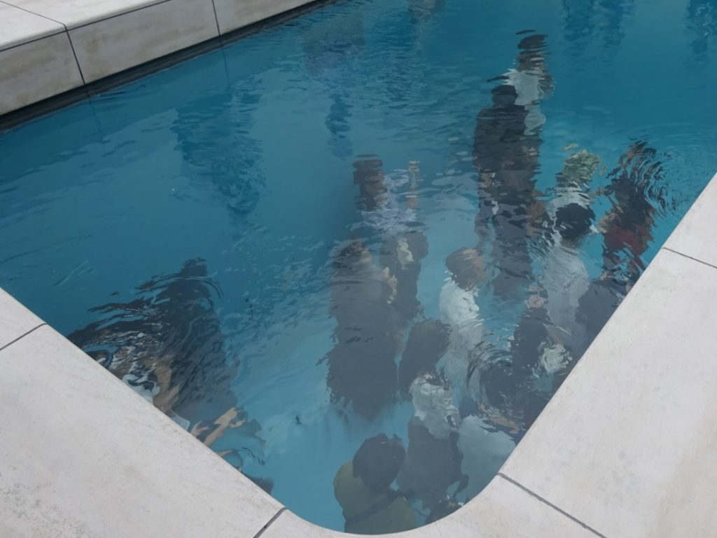 21世紀美術館　プール