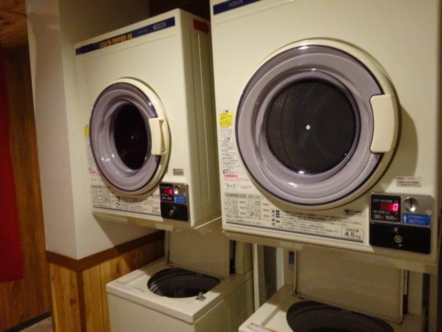 洗濯機と乾燥機完備