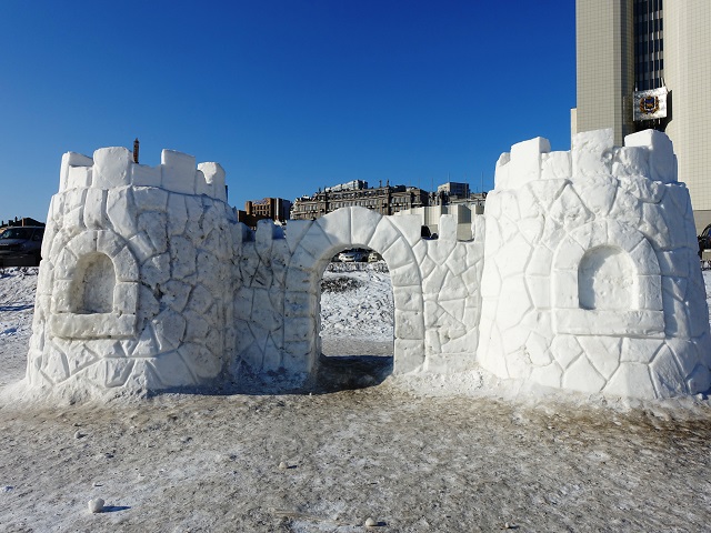 ice scrupture for christmas in vladivostok at central park