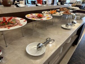 ドンホイホテル Muong Thanh Holiday Quang Binh Hotelの朝食