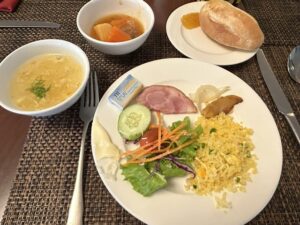 ドンホイホテル Muong Thanh Holiday Quang Binh Hotelの朝食